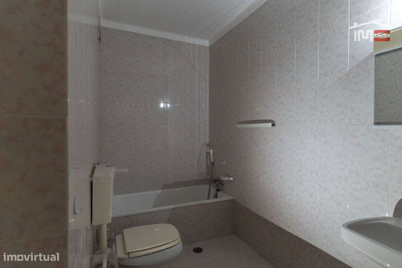 APARTAMENTO T3 MOBILADO COM ELEVADOR, SÓTÃO, LUGAR DE PARQUEAMENTO ...-19