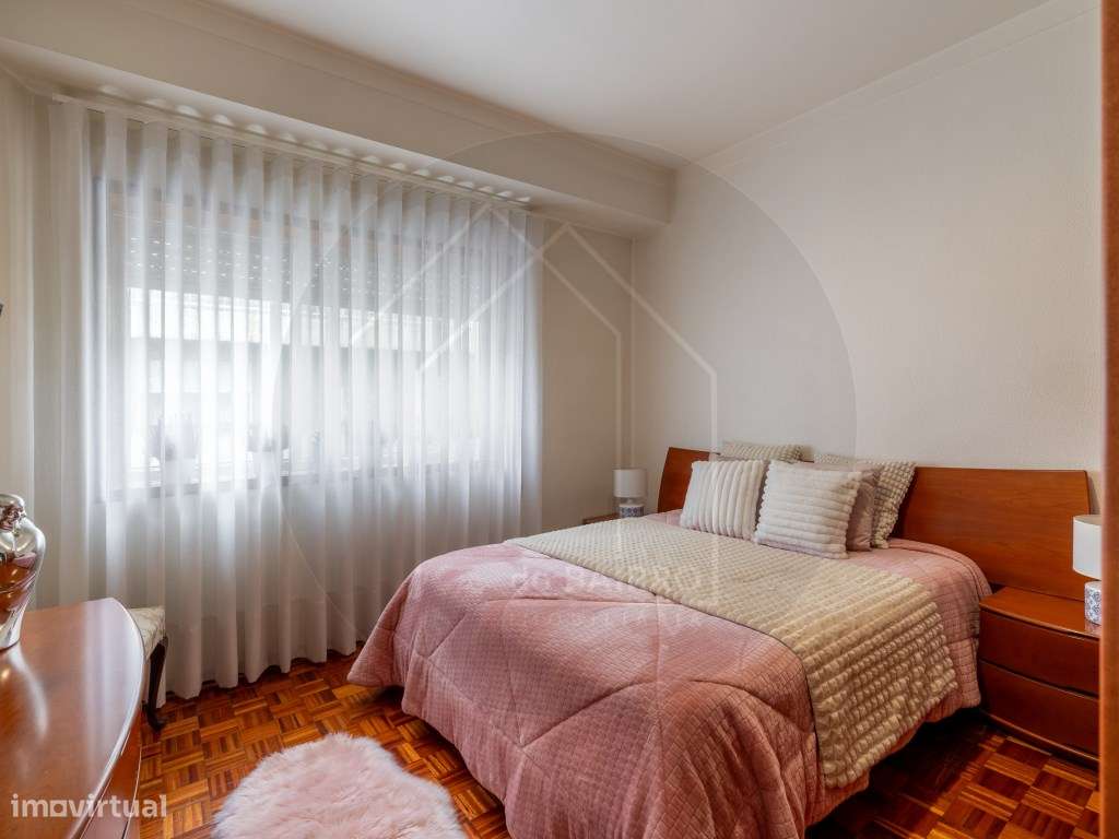 T3 com Terraço nas Antas - Elegância, Localização e Versatilidade P...-7