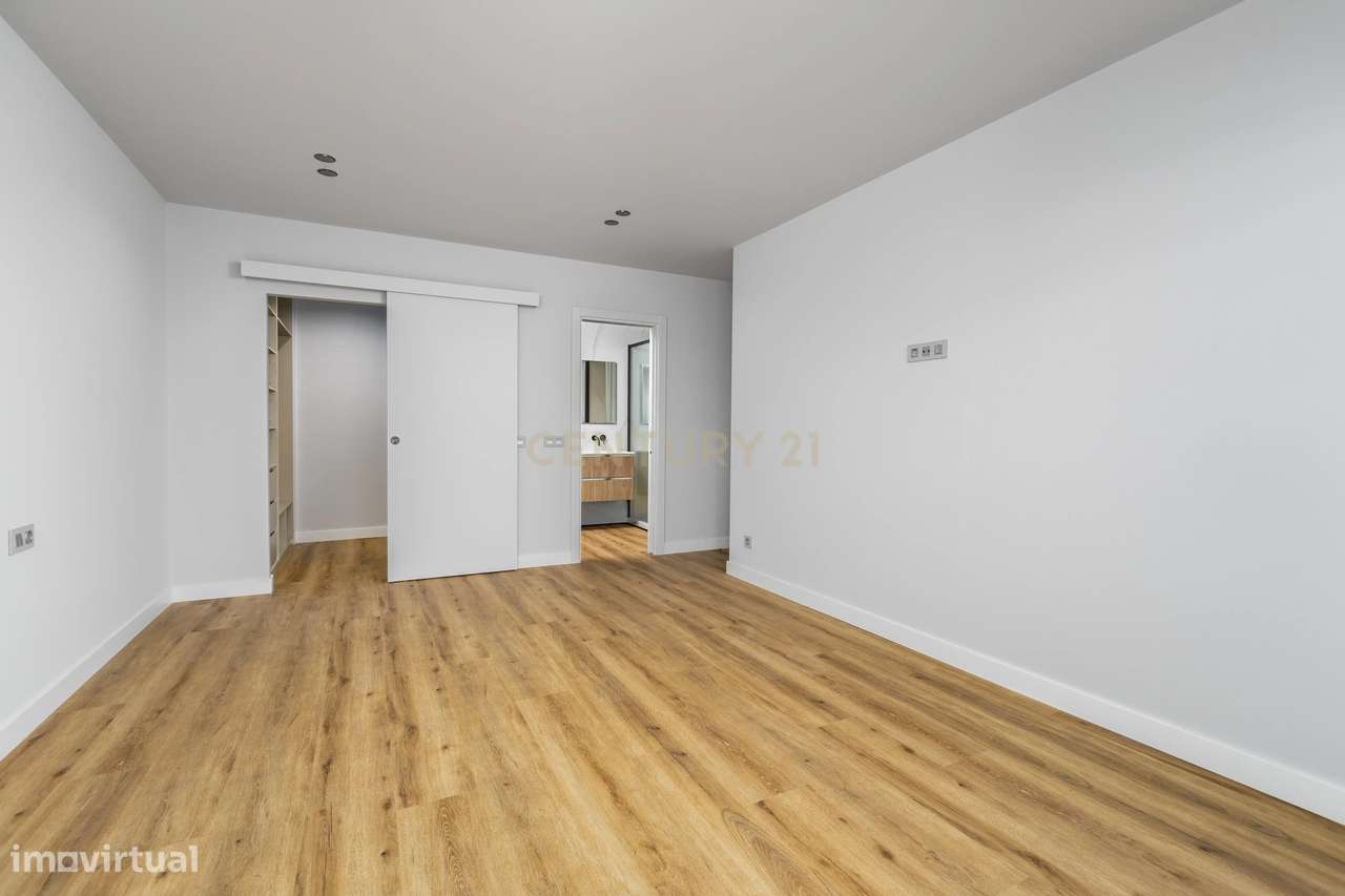 APARTAMENTO T2 NOVO DE LUXO EM FARO  PISCINA | GINÁSIO | DOMÓTICA E PA-11