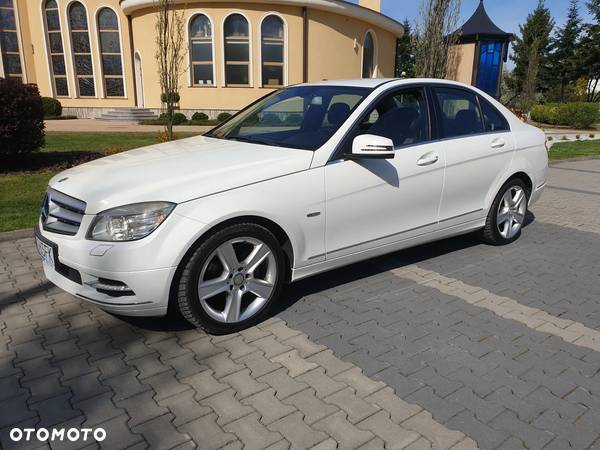 Mercedes-Benz Klasa C 250 (BlueEFFICIENCY) 7G-TRONIC Elegance - 23