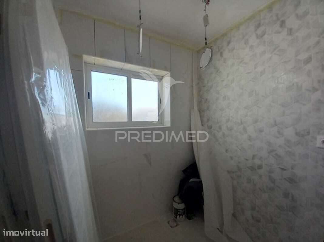 Apartamento T4 no Laranjeiro, Almada-12