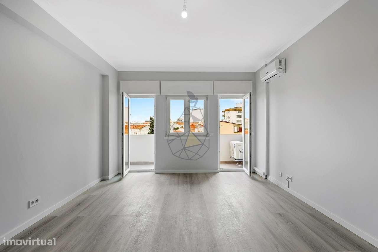 T3 central totalmente remodelado, com 2 casas de banho em Portimão-6