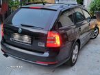 Skoda Octavia Combi 2.0 TDI DPF RS - 11