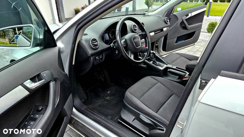 Audi A3 1.8 TFSI Sportback S tronic Ambiente - 23