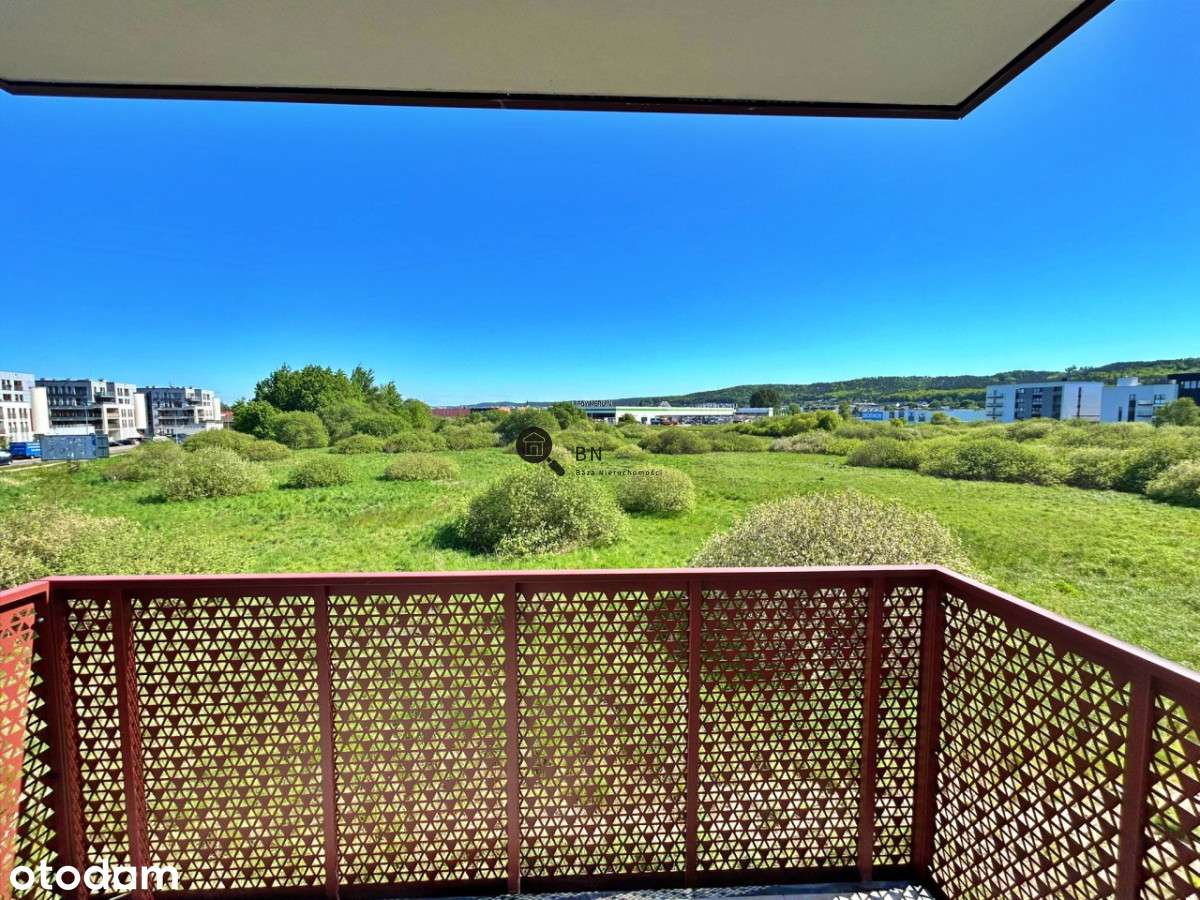 Wysoki standard, od południa, miejsce w hali-8