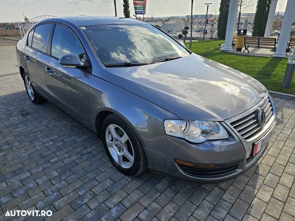 Volkswagen Passat 1.9TDI Comfortline DPF - 2