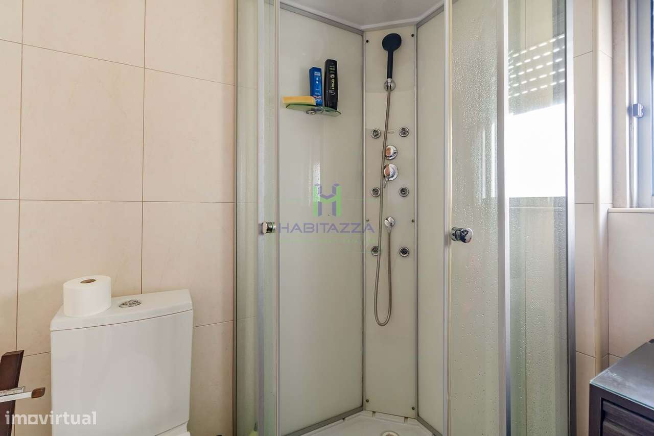 Apartamento T2, Último Andar, Vista Mar e Serra, em zona central de La-19