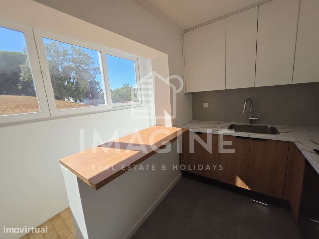 Apartamento T2 Remodelado e equipado em Setúbal-0