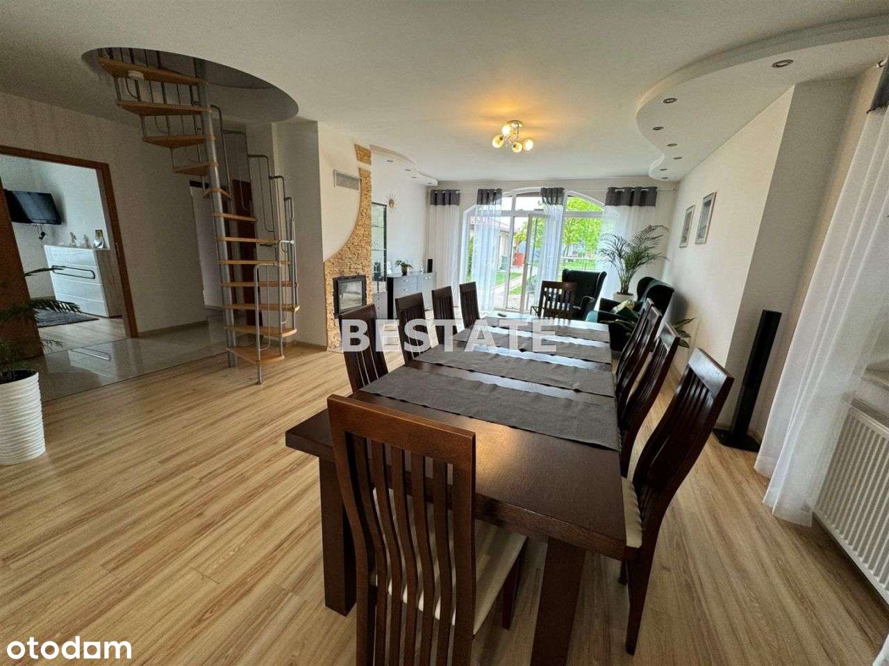 Komfortowy dom w zaciszu zieleni, duża działka - Pełny obrazek: 5/17