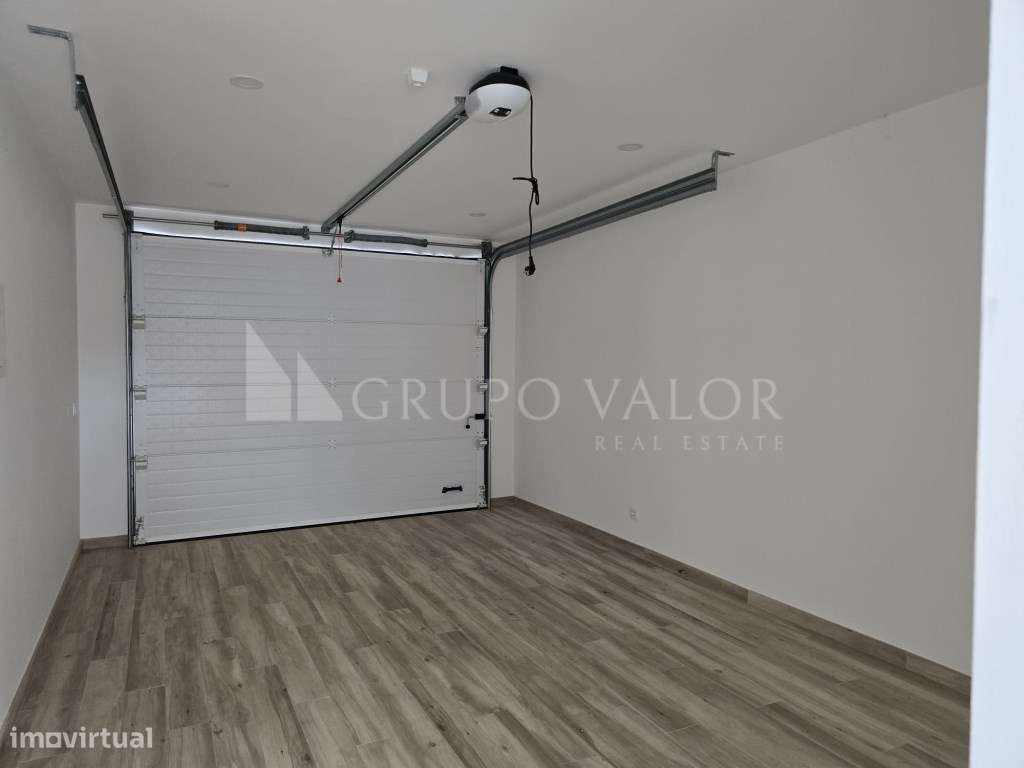 Moradia T3 nova em Alvarinhos- São João das Lampas-6