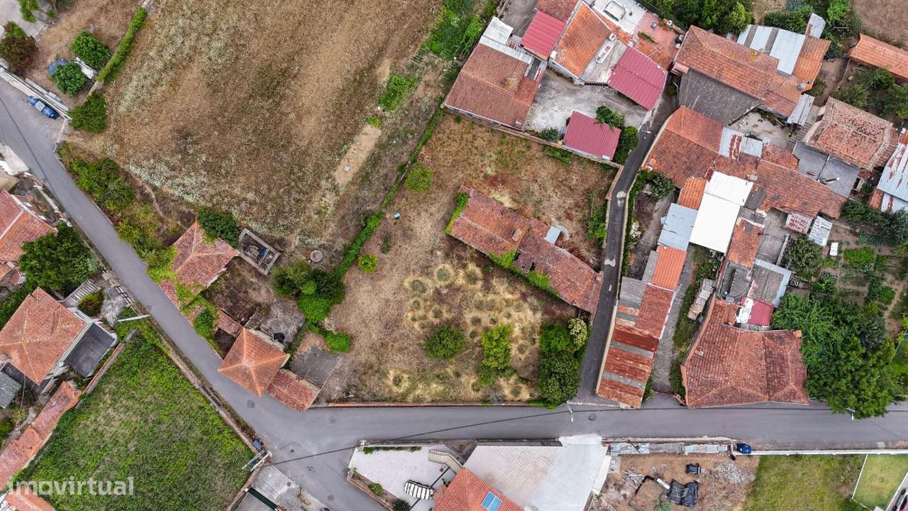 Terreno com 1350m2 e 42m de Frente na Branca – Ideal para 3 Moradias o-5