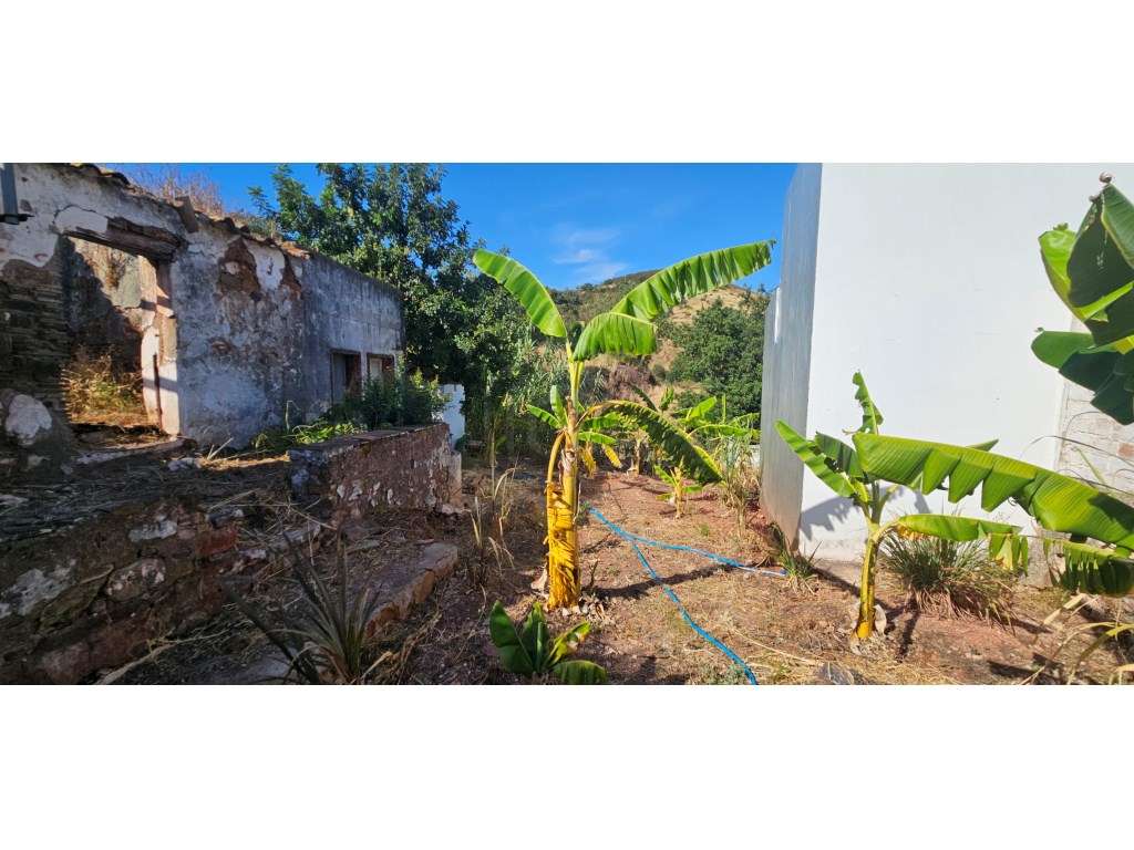 3 Ruinas para recuperar no centro de Santa Catarina, Tavira-17