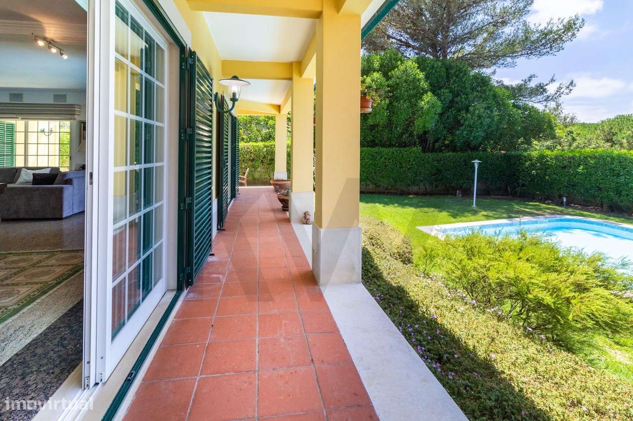 Moradia T4 Unifamiliar e Independente com piscina solarenga situada na - Grande imagem: 5/56