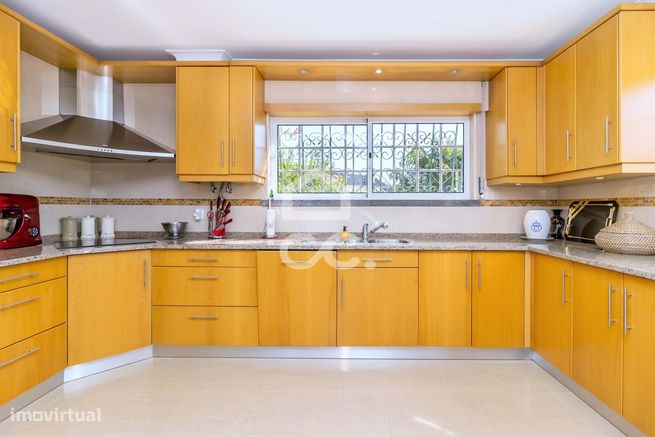 Moradia Isolada T8 em terreno de 1000 m2 em Belverde-30