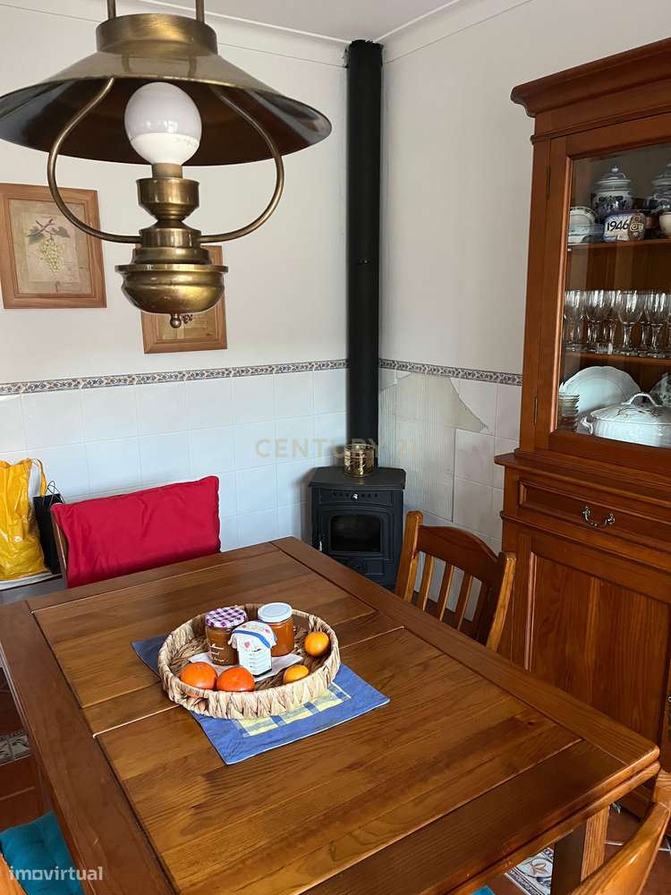 Moradia T4 em condomínio fechado com piscina, vista mar e walking dist-18