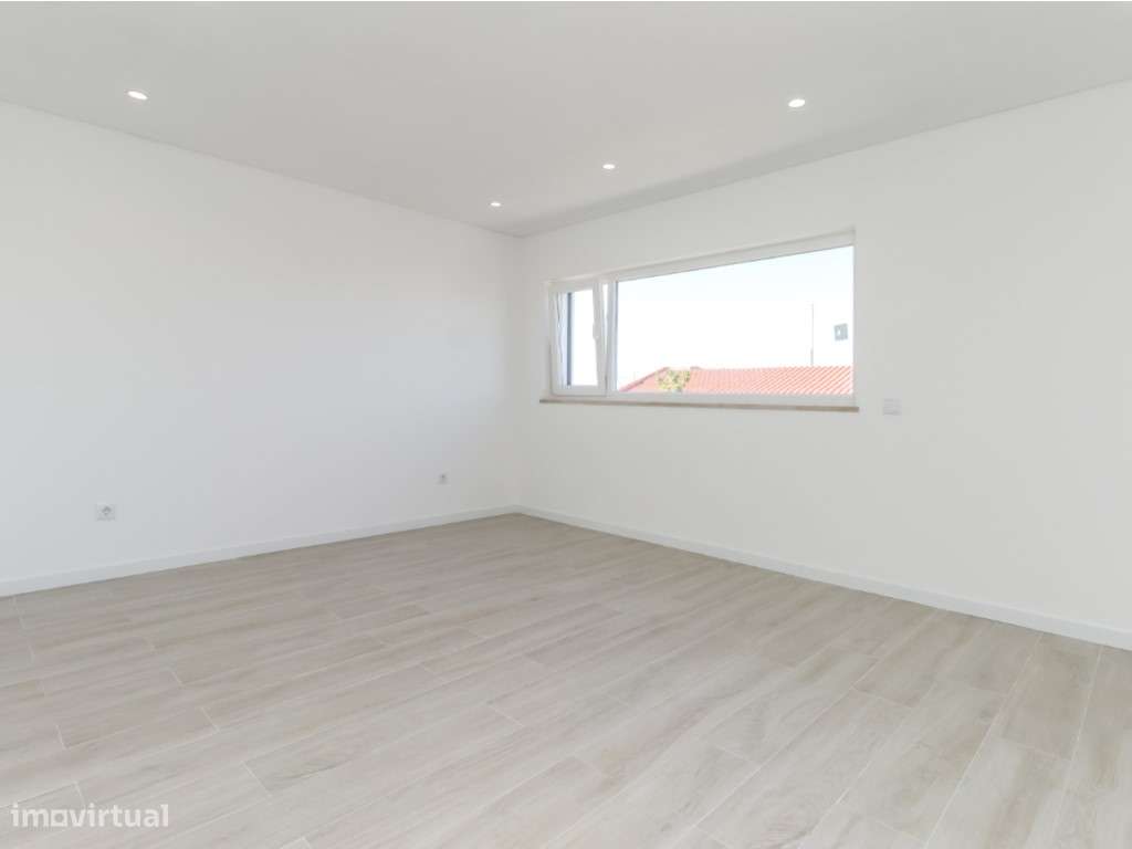 Moradia T4+1 Nova com Piscina Aquecida e Ginásio em Vidro Luxo, Con...-22