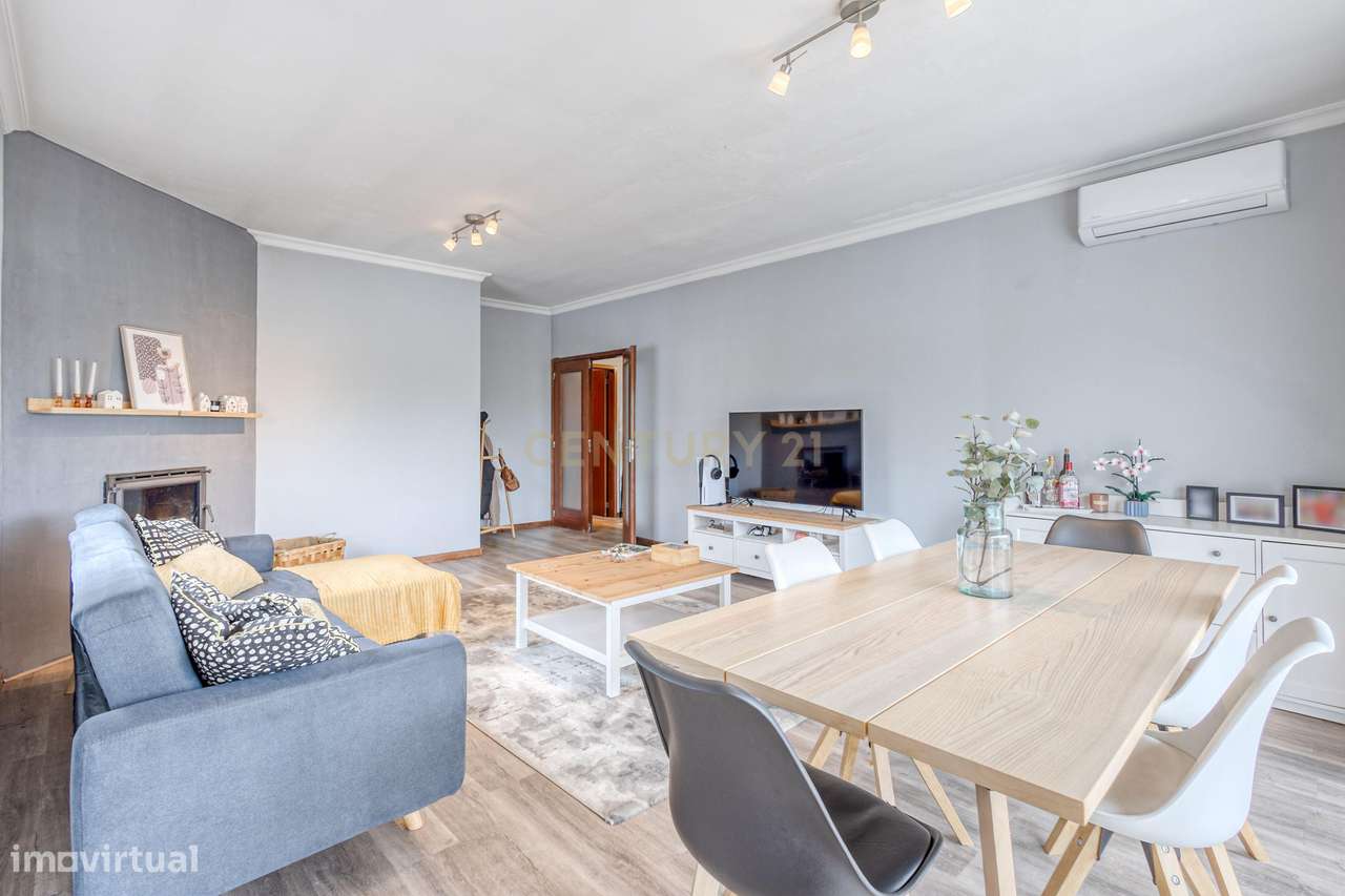 T3 com 3 varandas e Box fechada em Paredes - Grande imagem: 4/26