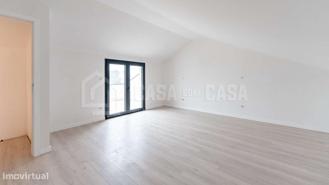 Moradia em Banda V3+1 A NOVA Campo-13