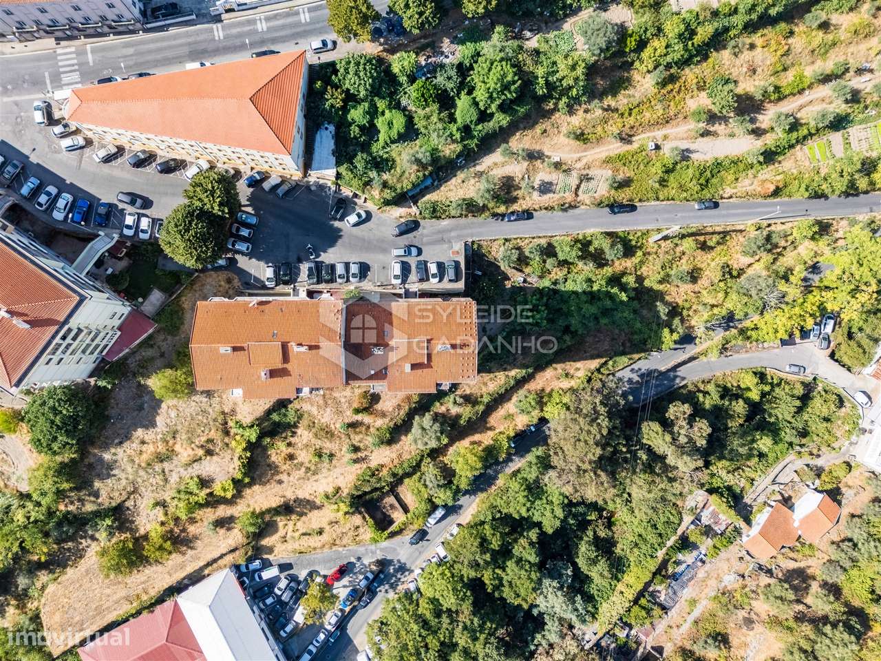 Apartamento T4 para VENDA na Calçada das Poldras, zona baixa da Covilh-34