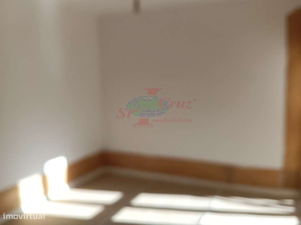 T4 com garagem Junto Piscinas Celas-14