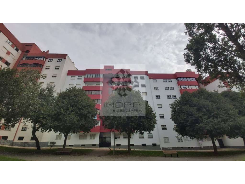 Fantástico Apartamento T2 em Matarraque - São Domingos de Rana-35