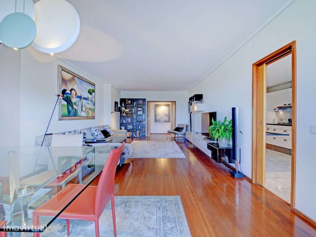 T3 com 2 suítes e 3 lugares de garagem no Aviz, Porto - Grande imagem: 5/29