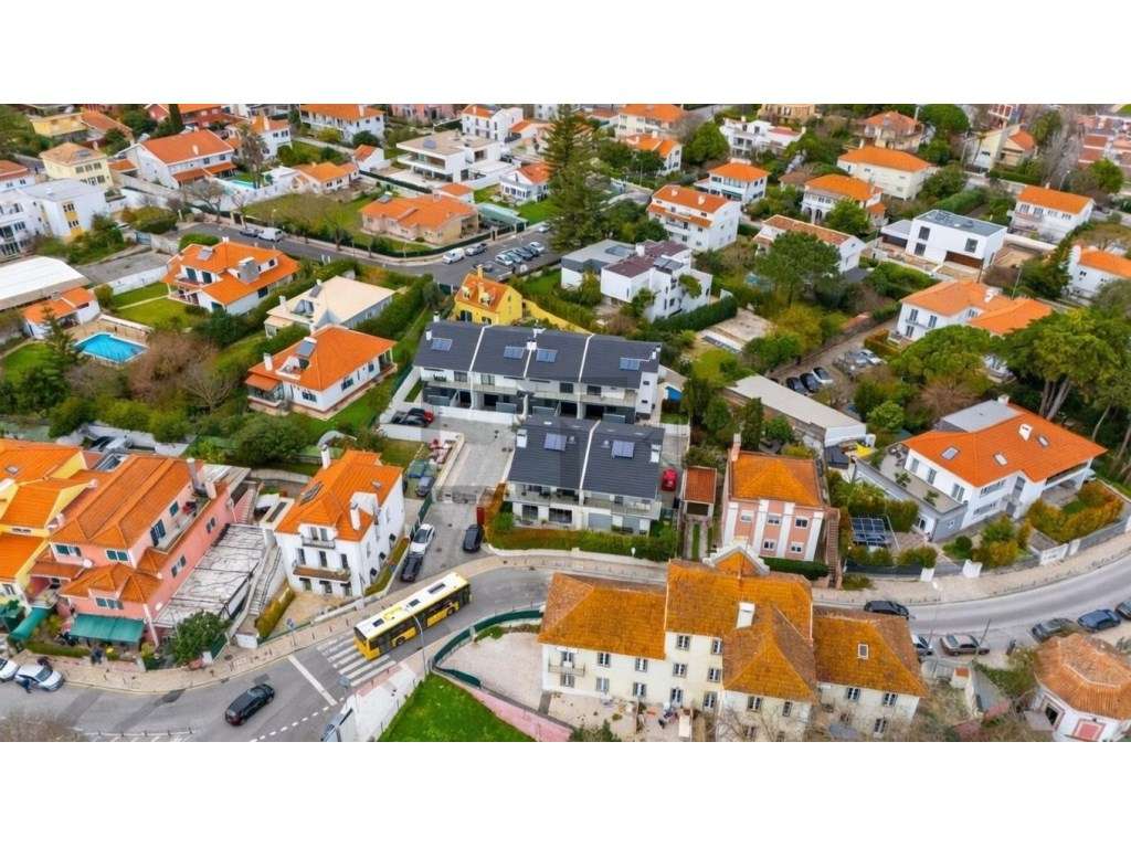 Fantástica Moradia T4 em Condomínio Moderno Para Arrendamento, em O... - Grande imagem: 2/24