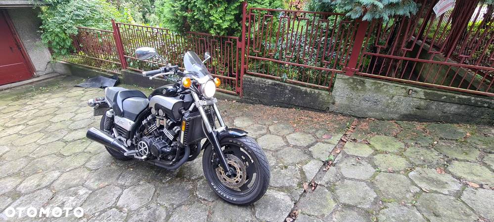 Yamaha V-MAX - 2