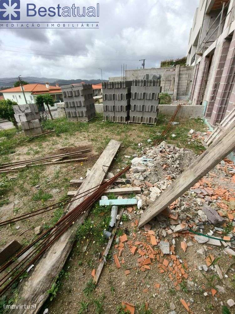 Moradia T 3 em fase de construção - Ótimos Acabamentos-10