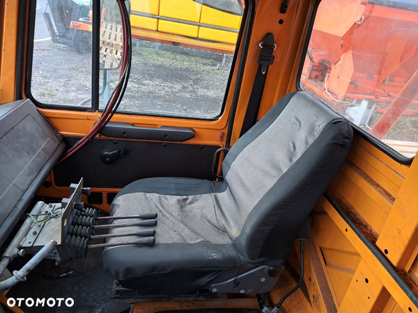 Mercedes-Benz UNIMOG U 1600 427.105 4X4 - 29