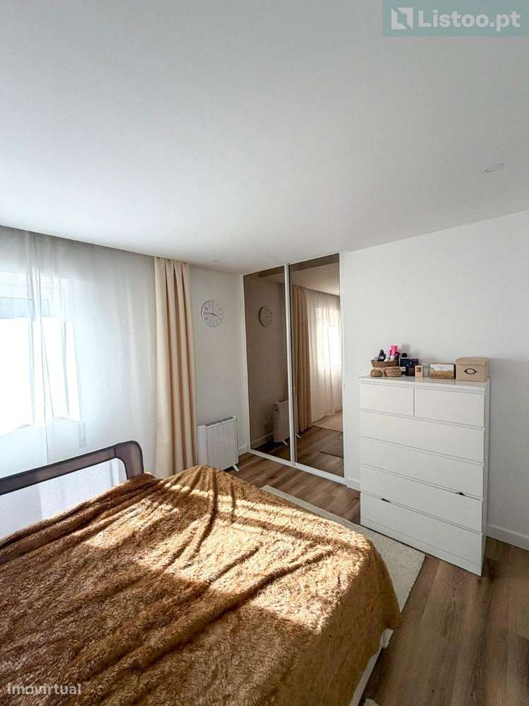 Apartamento T2 Santo António dos Cavaleiros - Grande imagem: 5/21