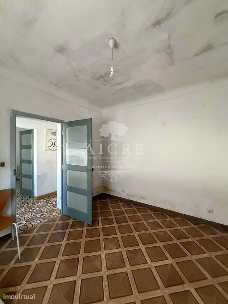 Moradia T2 Térrea com Quintal na Graça do Divor-11