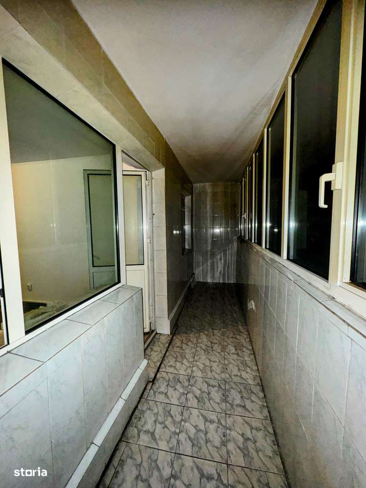 Tomis Nord - piața Ciresica 3 camere decomandate 67 mp-12