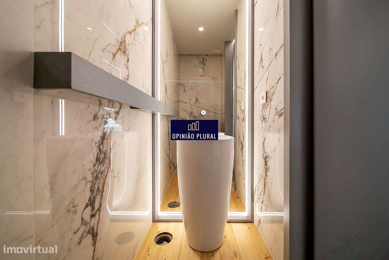 Moradia T4 Espaçosa com Escritório e Piscina Pronta a Habitar-8