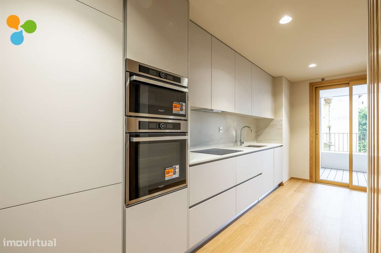 Apartamento T3 novo c/ varanda e 2 lugares de garagem-5