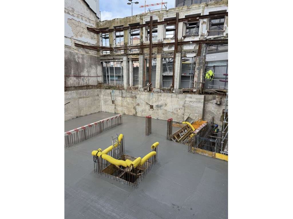 T3 Duplex com Jardim, Varanda e Lugar de Garagem na Rua de Cedofeit...-11