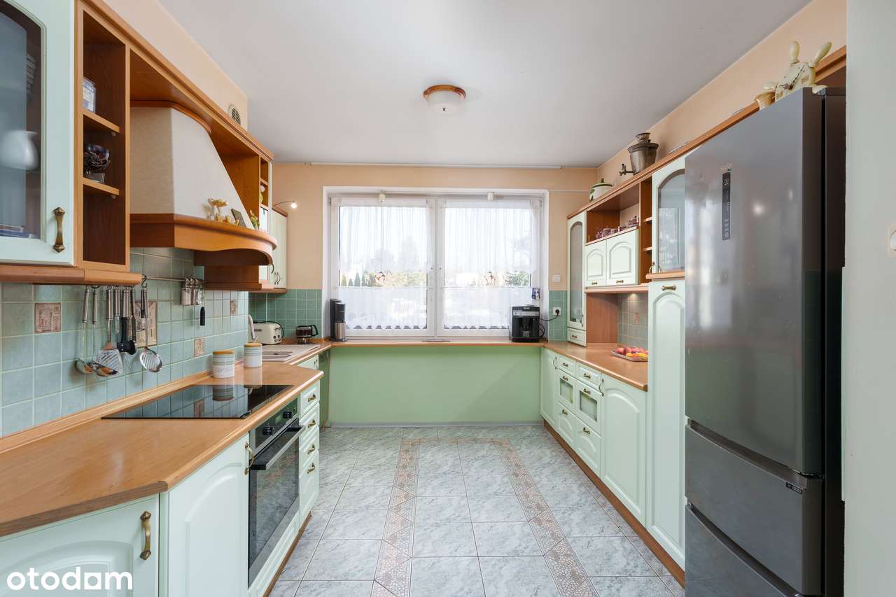 Dom dla rodziny z osobnym mieszkaniem!-4