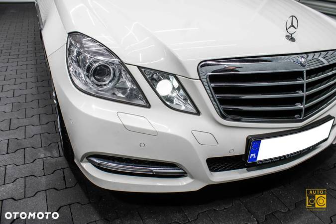 Mercedes-Benz Klasa E 200 T BlueEFFICIENCY 7G-TRONIC Avantgarde - 33