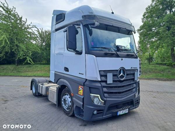 Mercedes-Benz Actros - 1