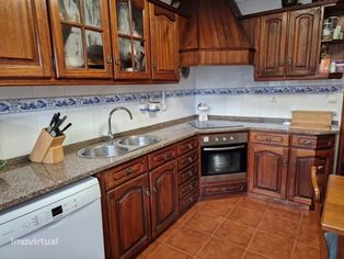 Moradia de 3 Pisos Com Garagem e Aproveitamento de Sótão - Grande imagem: 3/25