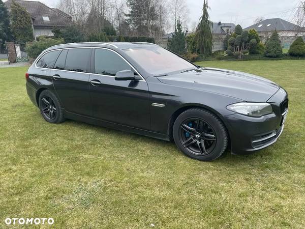 BMW Seria 5 530d xDrive - 10