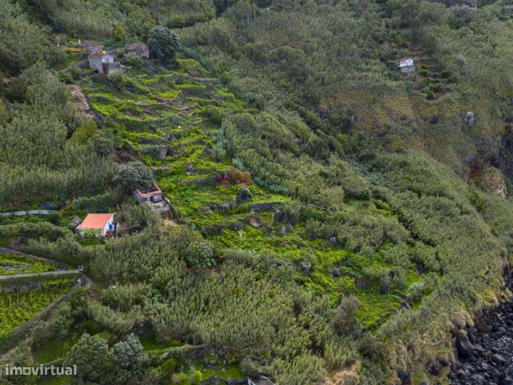 Terreno com Ruína e Acesso Direto ao Mar na Exclusiva Rocha da Relva-6