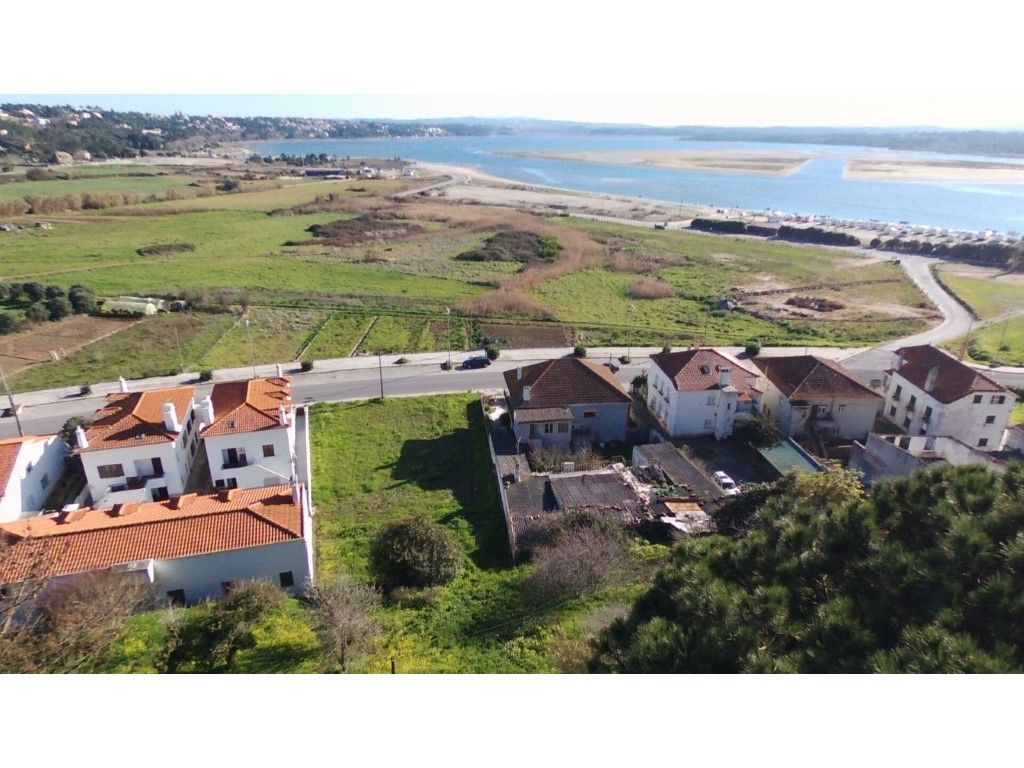 Terreno para 2 moradias com vista Lagoa de Óbidos