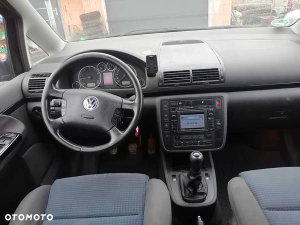 Volkswagen Sharan 1.8T Trendline - 14