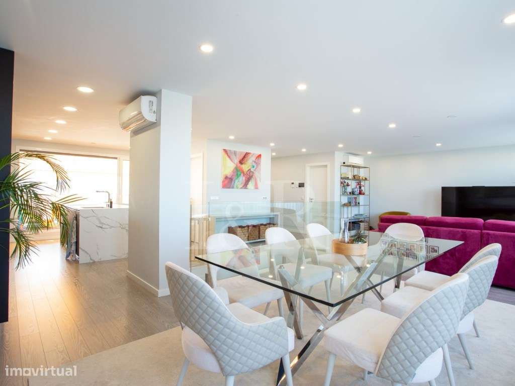 Apartamento T4 duplex com terraço e garagem no Montijo-10