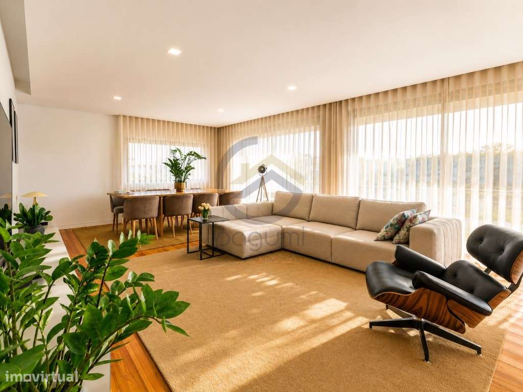 Moradia Contemporânea | 1.470 m² | A 1 Minuto da A4-17