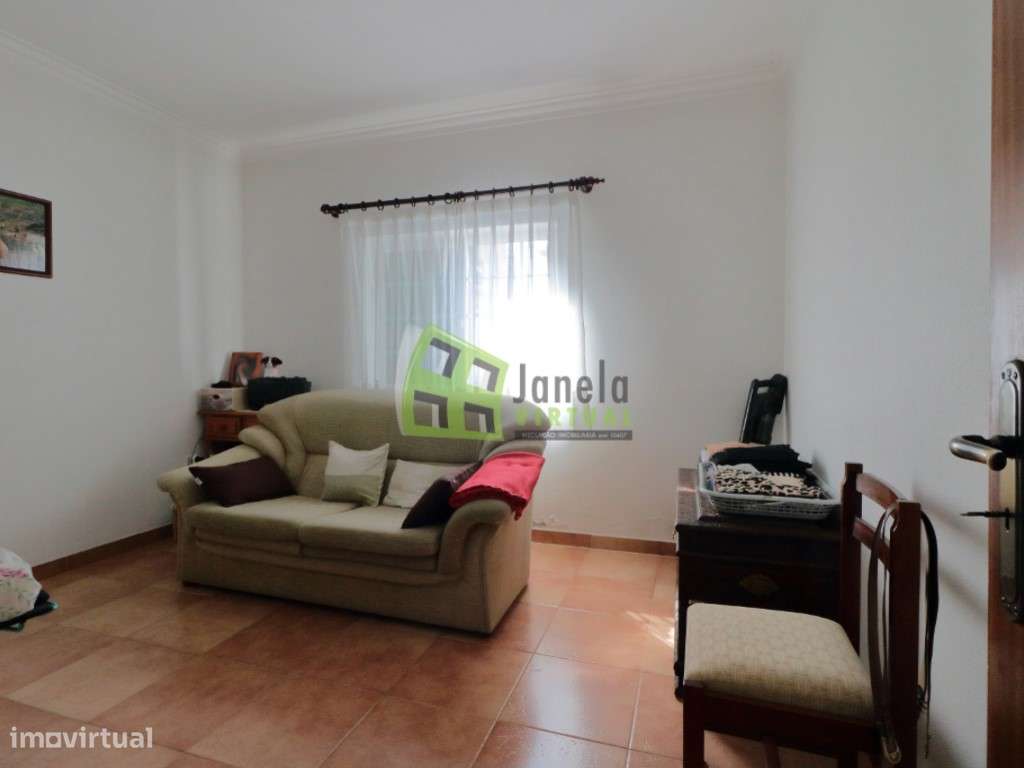 Moradia T4 com Quintal e Garagem - Quinta do Conde-16