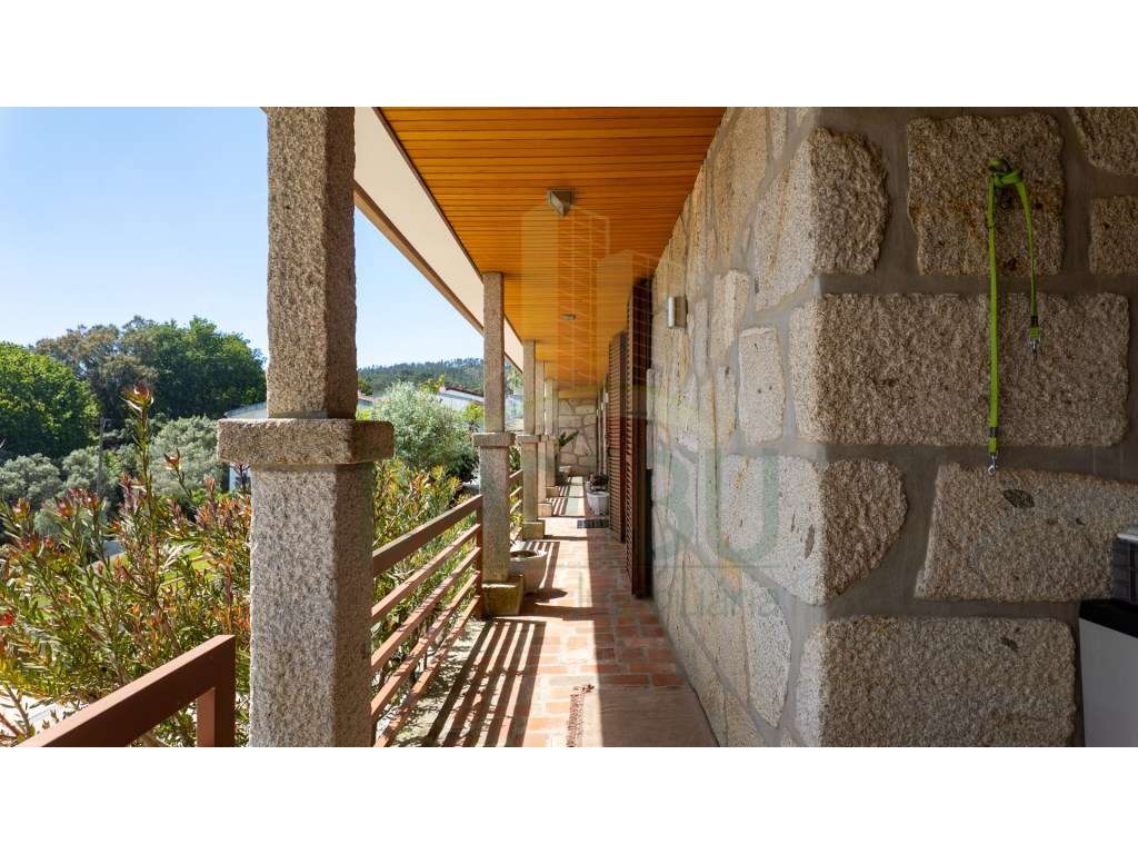 Moradia T4 térrea, com piscina, para venda em Vilar de Mouros.-8
