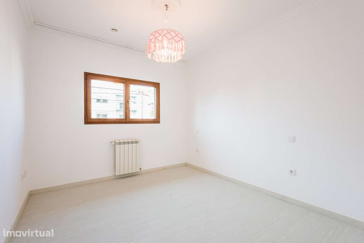 Moradia T4 renovada | Piscina Aquecida - Parceiros-40