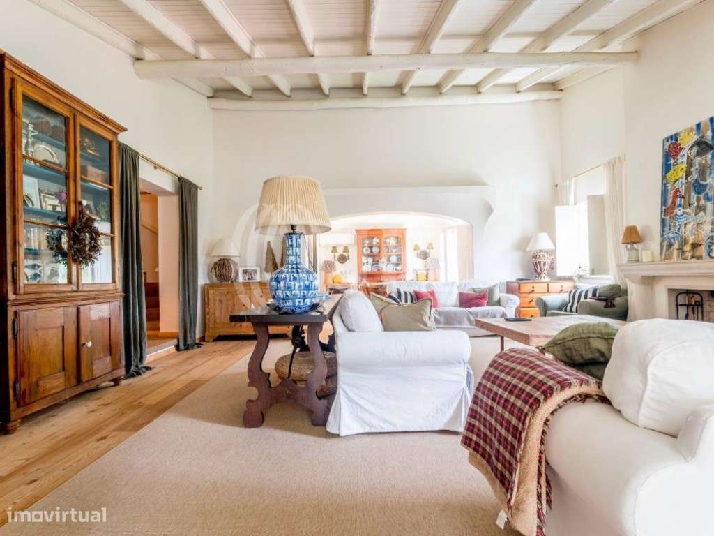 Moradia T6 com jardim e piscina no Estoril em Cascais-7